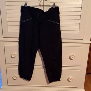 Athleta crop Athletic pants